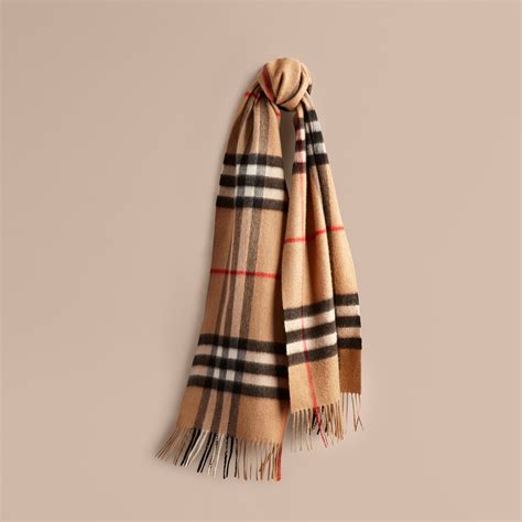 Burberry The Classic Check Cashmere Scarf